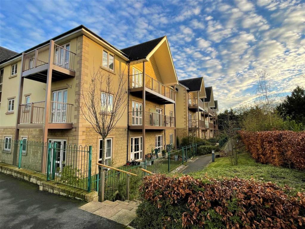1 bedroom retirement property for sale in Malmesbury Road, Chippenham, SN15