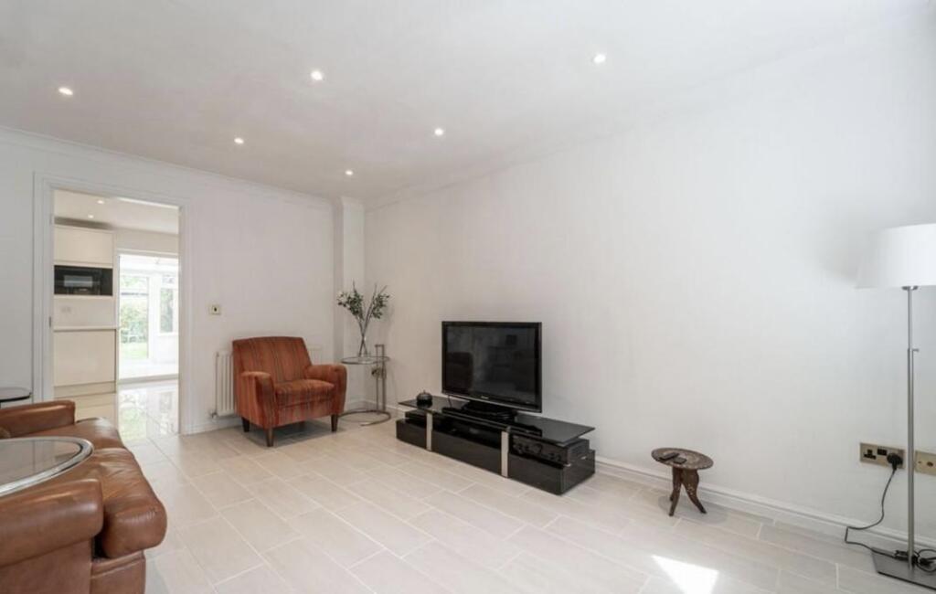 Additional property image - Dickens Heath Road, Solihull