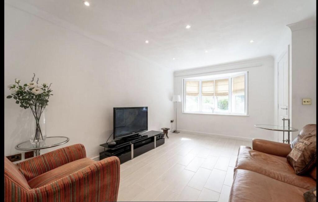 Additional property image - Dickens Heath Road, Solihull