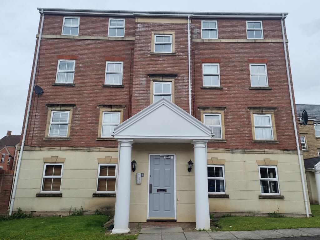 Main image of property: Flat 2,30 Old Dickens Heath Rd, Shirley, Solihull