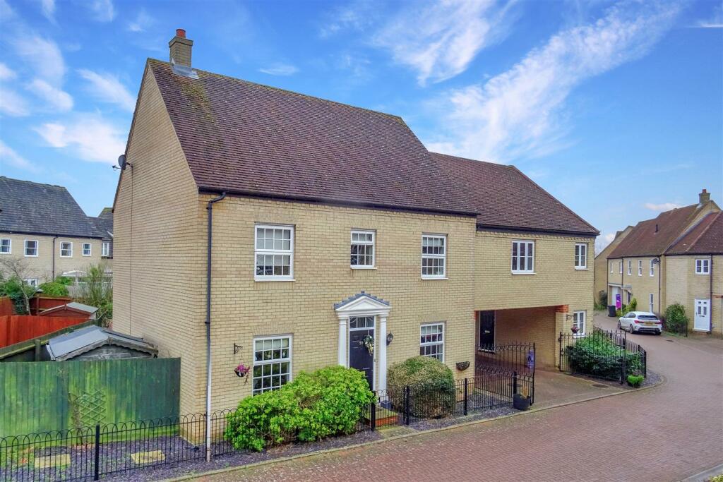 5 bedroom semidetached house for sale in Brooke Grove, Ely, CB6