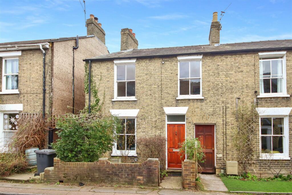 2 bedroom terraced house for sale in George Street, Cambridge, CB4