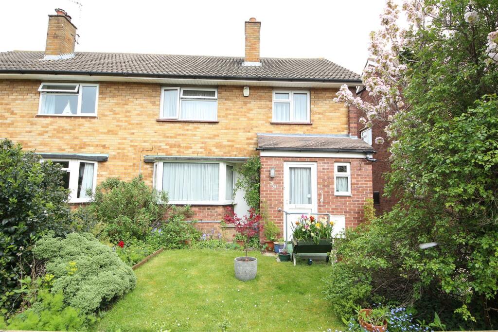 3 bedroom semi-detached house for sale in Hurrell Road, Cambridge, CB4