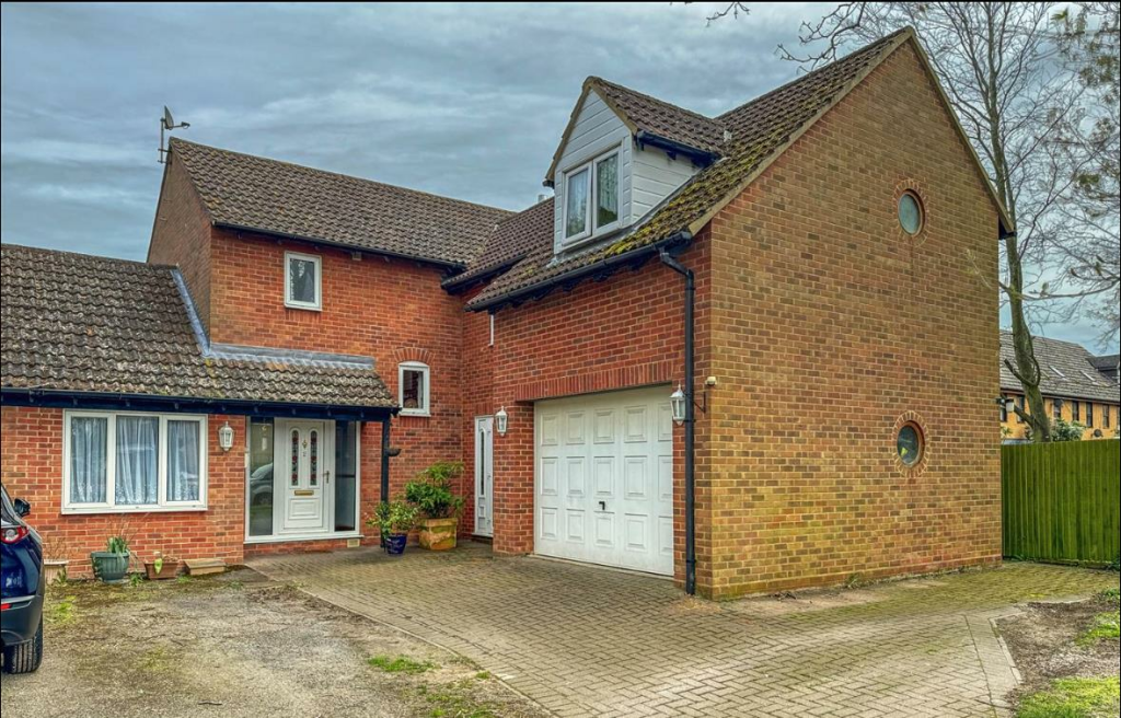 4 bedroom detached house for sale in Villa Road, Impington, Cambridge, CB24