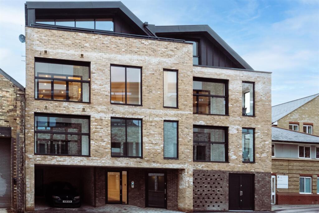 Main image of property: New Street, Cambridge