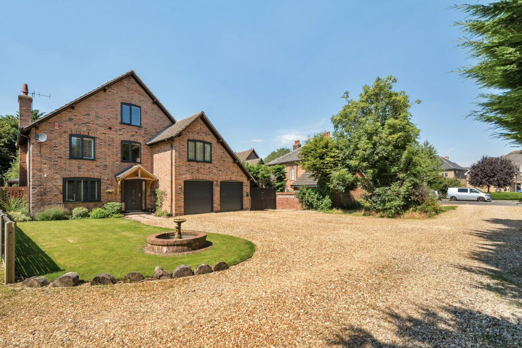 Main image of property: Clifton Road, Shefford, SG17