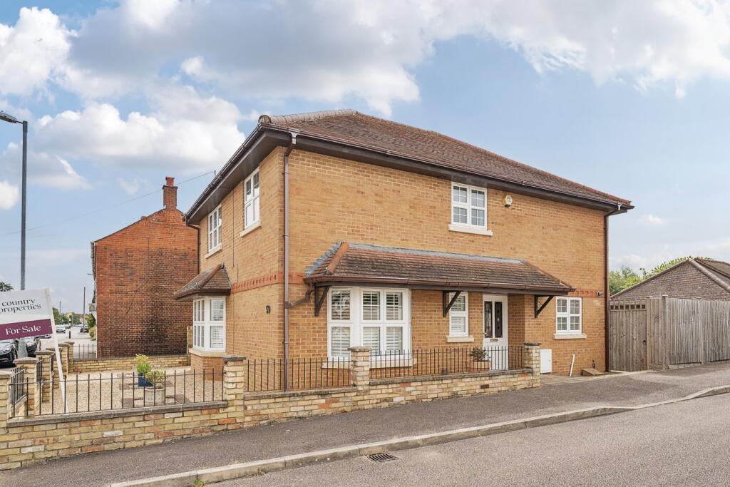 Main image of property: Ampthill Road, Shefford, SG17