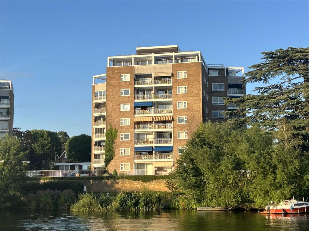 3 bedroom flat for sale in Albany Park Road, Kingston Upon Thames, KT2