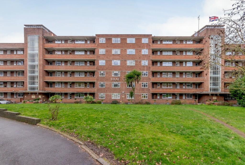 4 bedroom flat for sale in Brae Court, Kingston Hill, Kingston Upon ...