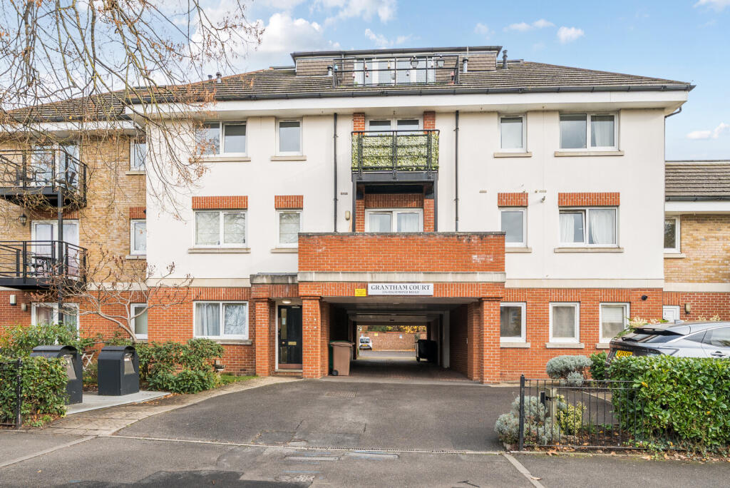 Main image of property: Grantham Court, 376 Richmond Road, Kingston Upon Thames, KT2