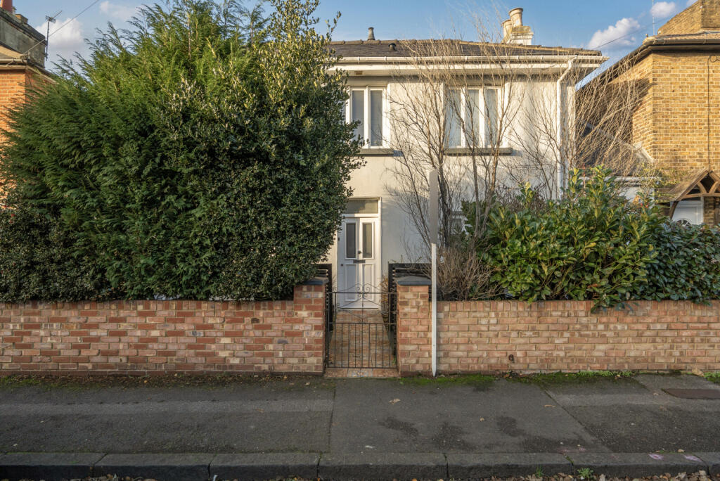 Main image of property: 25 Victoria Road, Kingston Upon Thames, KT1