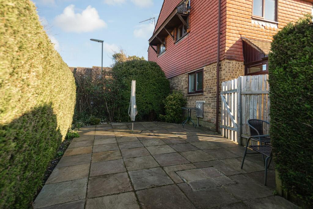 1 bedroom end of terrace house for sale in Tulyar Close, Tadworth, KT20