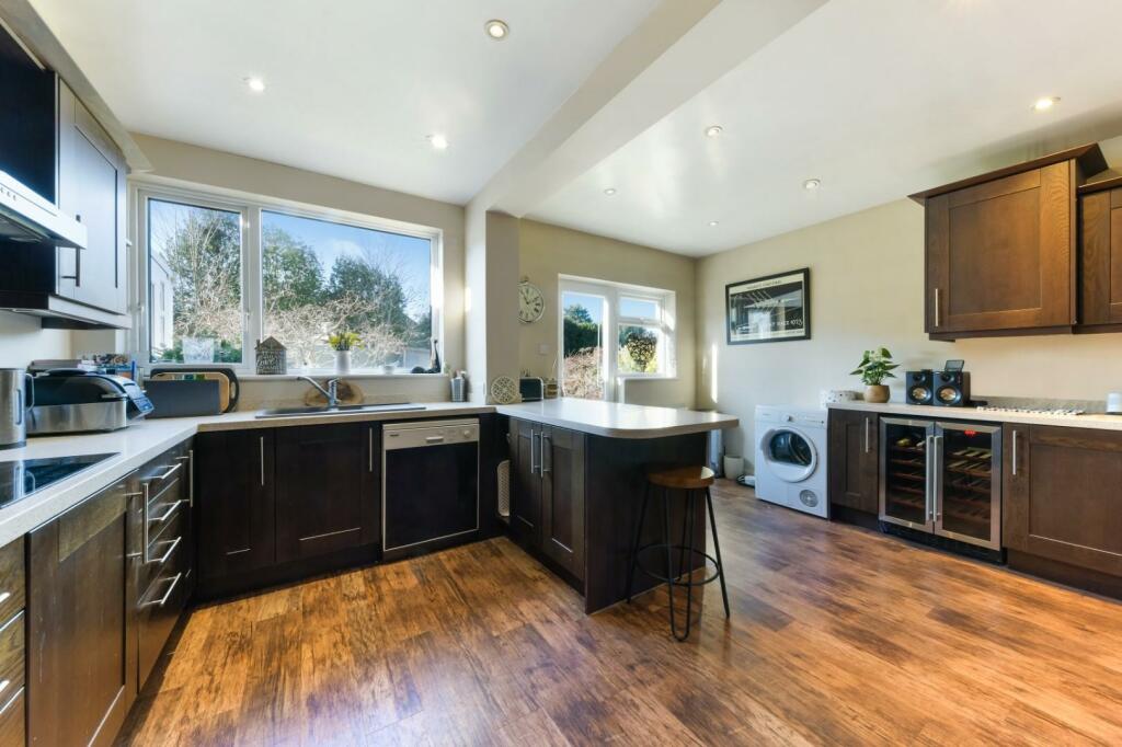 4 bedroom semidetached house for sale in Buff Avenue, Banstead, SM7