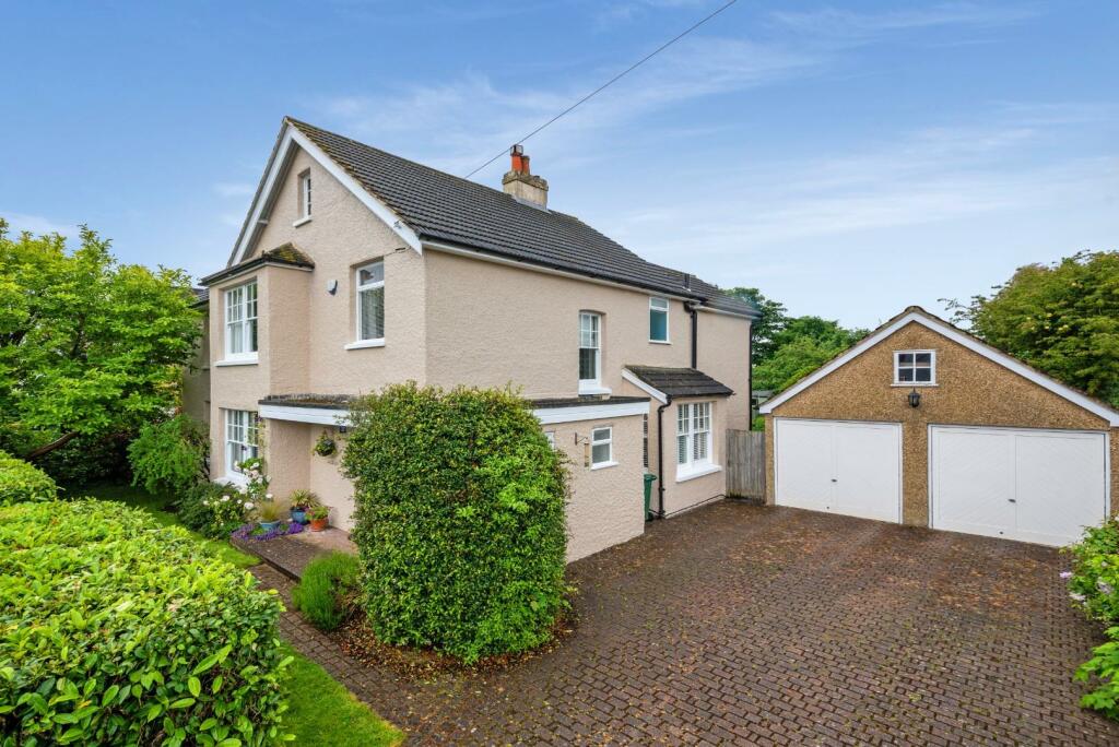 4 bedroom detached house for sale in Smithy Lane, Lower Kingswood, KT20