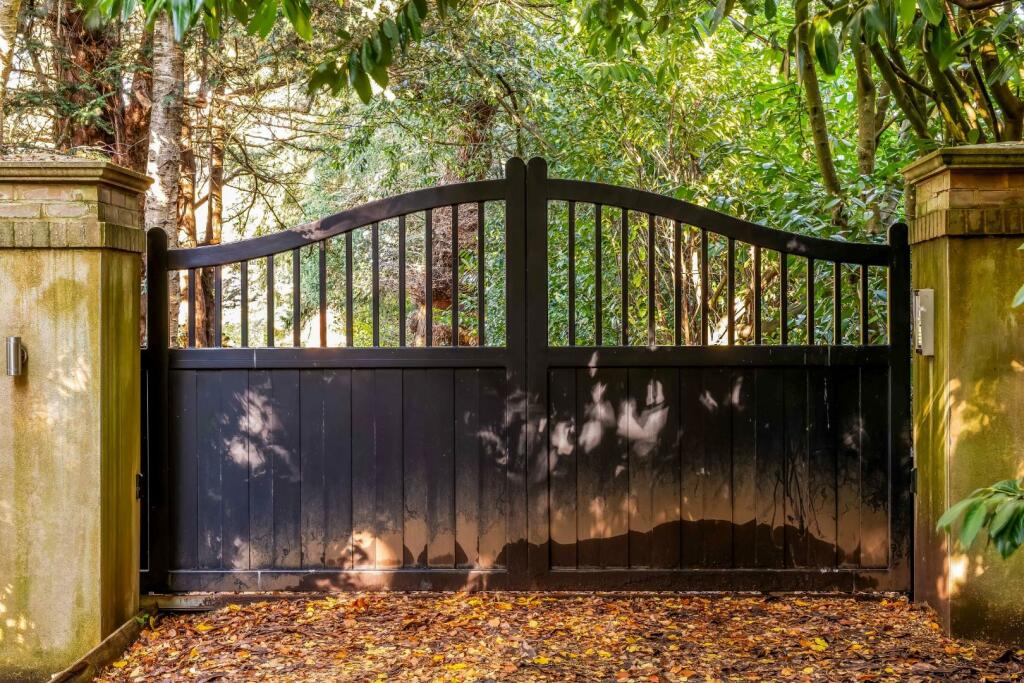 Additional property image - Shabden Park,  Chipstead