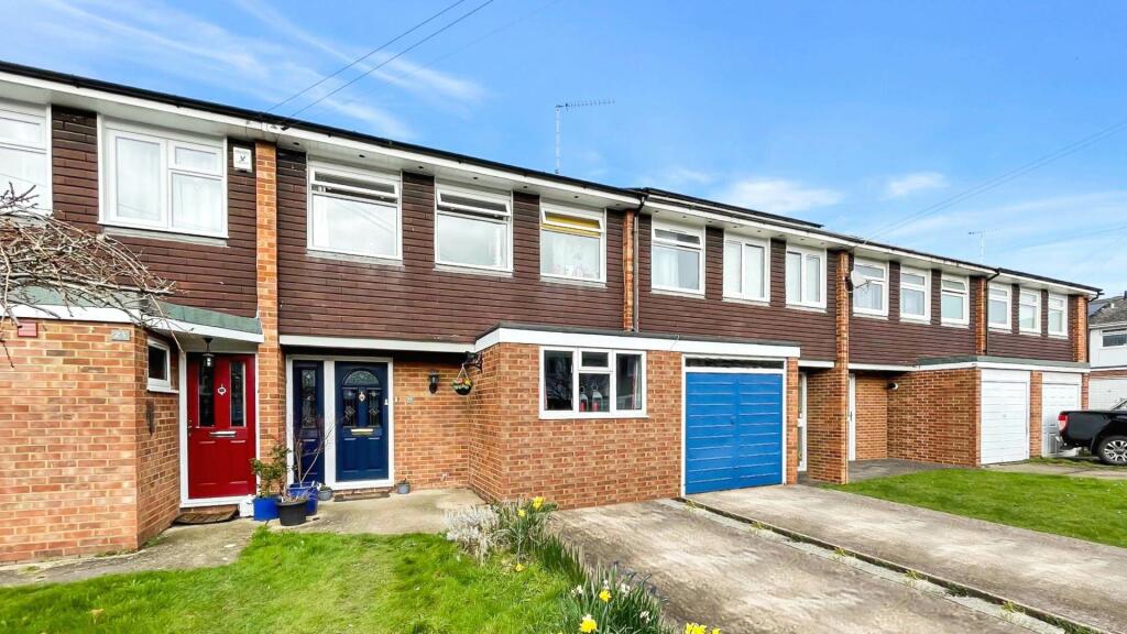 3 bedroom terraced house for sale in Willowmead Square, Marlow, SL7