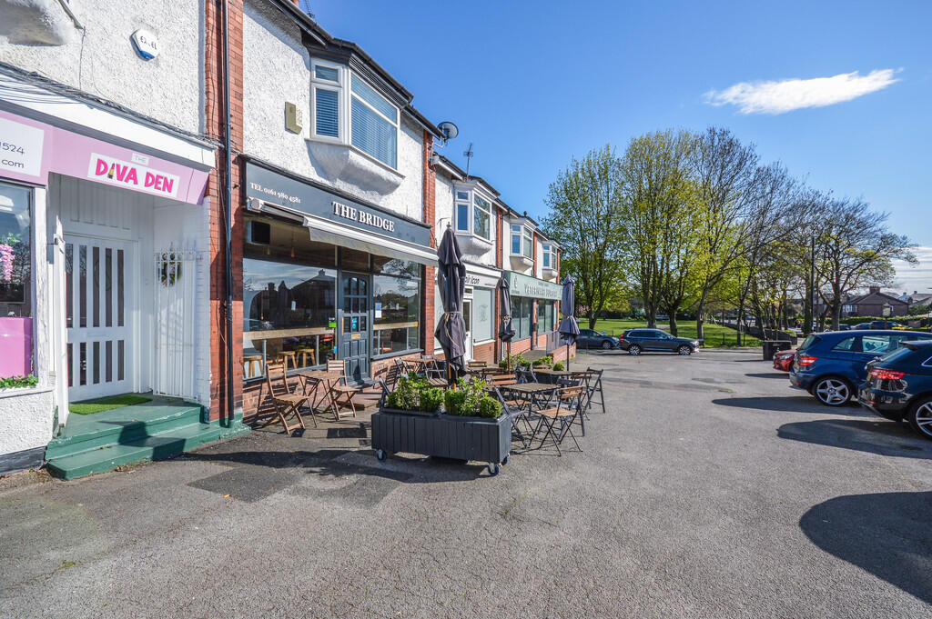 2 bedroom terraced house for sale in Moss Lane, Timperley, Altrincham, WA15
