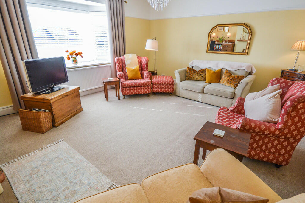 2 bedroom terraced house for sale in Moss Lane, Timperley, Altrincham, WA15