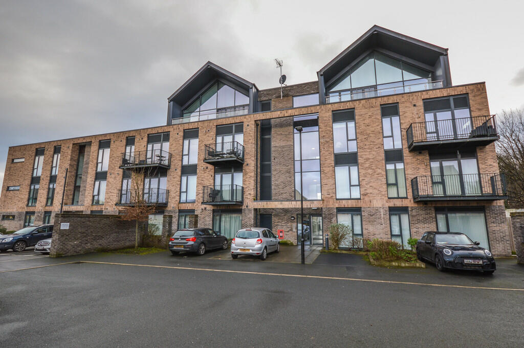 2 bedroom apartment for sale in Etchells Road, West Timperley, WA14