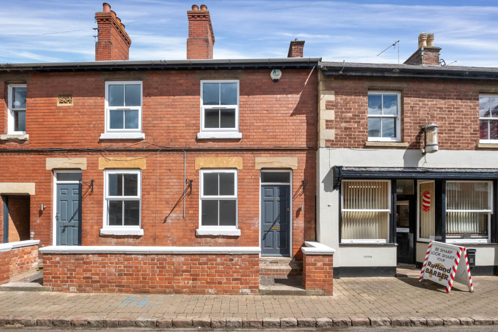 2 bedroom terraced house for sale in Deans Street, Oakham, LE15