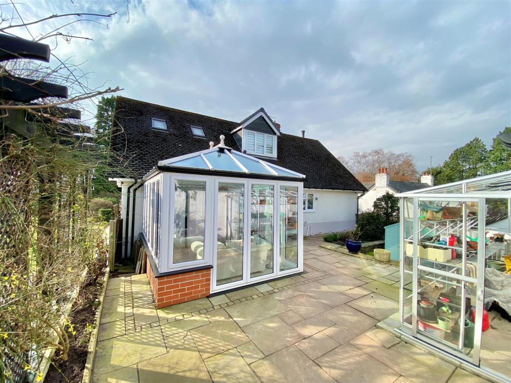 2 bedroom detached house for sale in Buxton Old Road, Disley, Stockport
