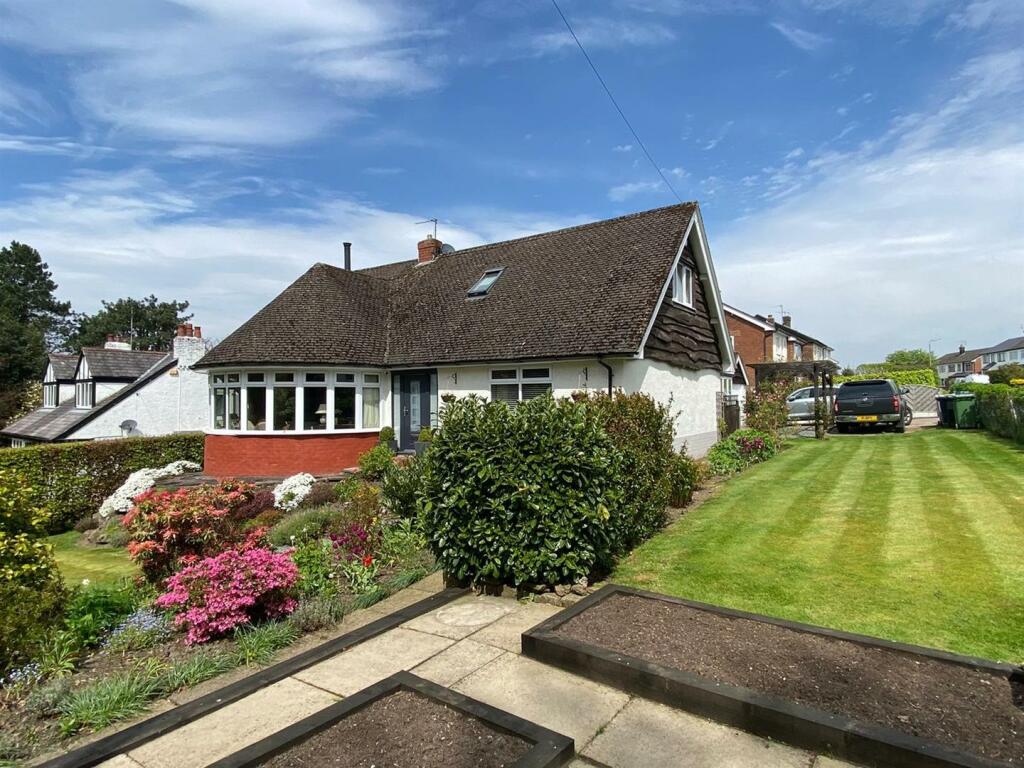 2 bedroom detached house for sale in Buxton Old Road, Disley, Stockport, SK12