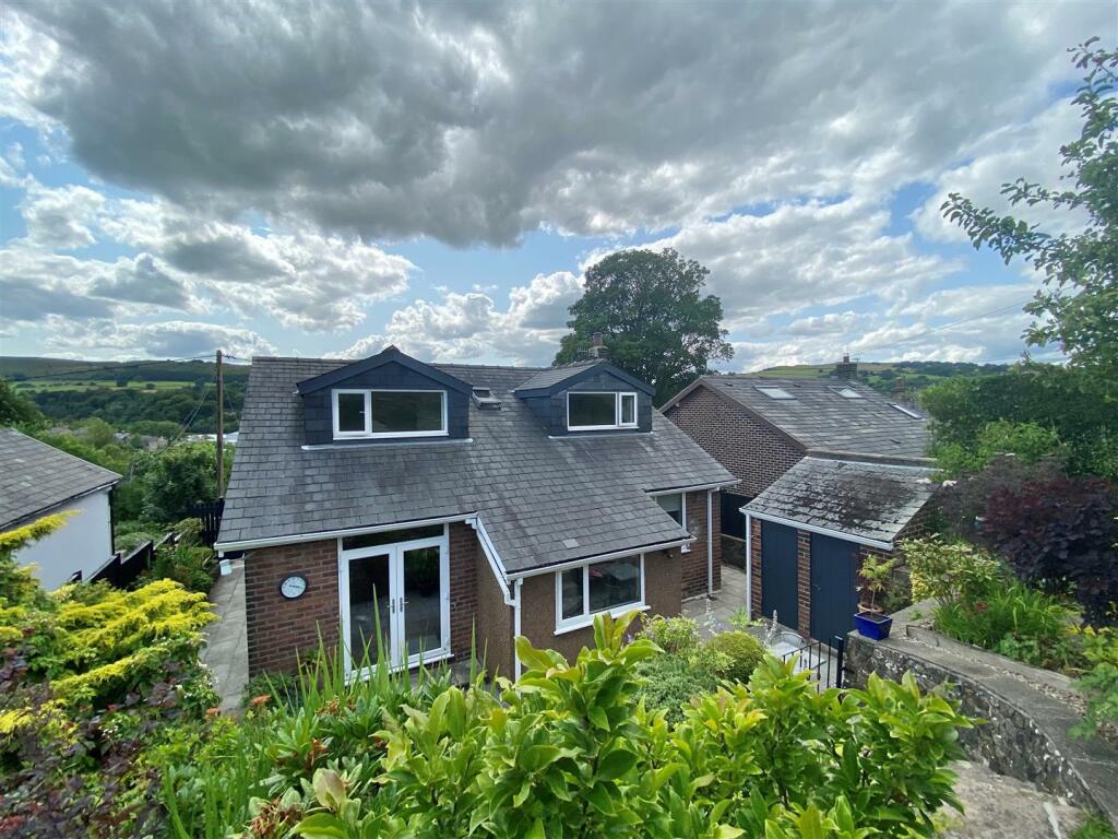 3 bedroom detached house for sale in Rock Bank, Whaley Bridge, High
