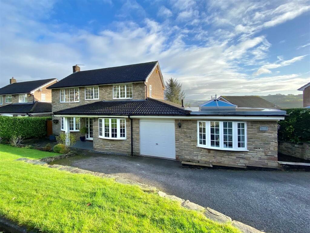 4 bedroom detached house for sale in Stoneheads, Whaley Bridge, High