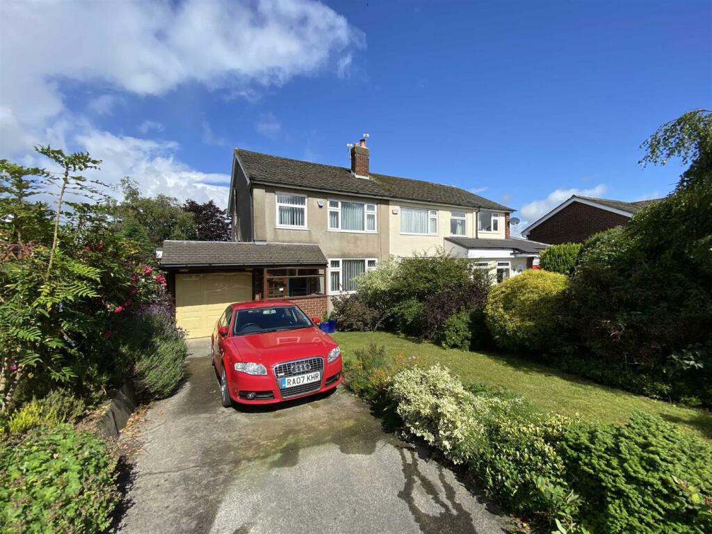 3 bedroom semidetached house for sale in Chantry Road, Disley, Stockport, SK12