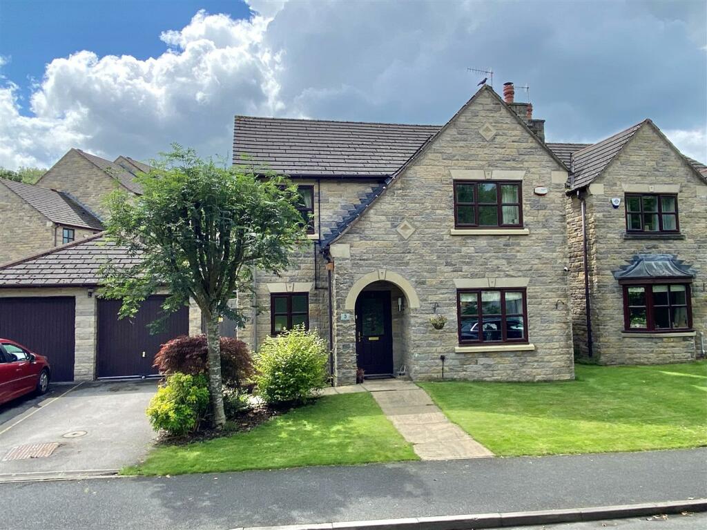 4 bedroom detached house for sale in Shallcross Mill Road, Whaley