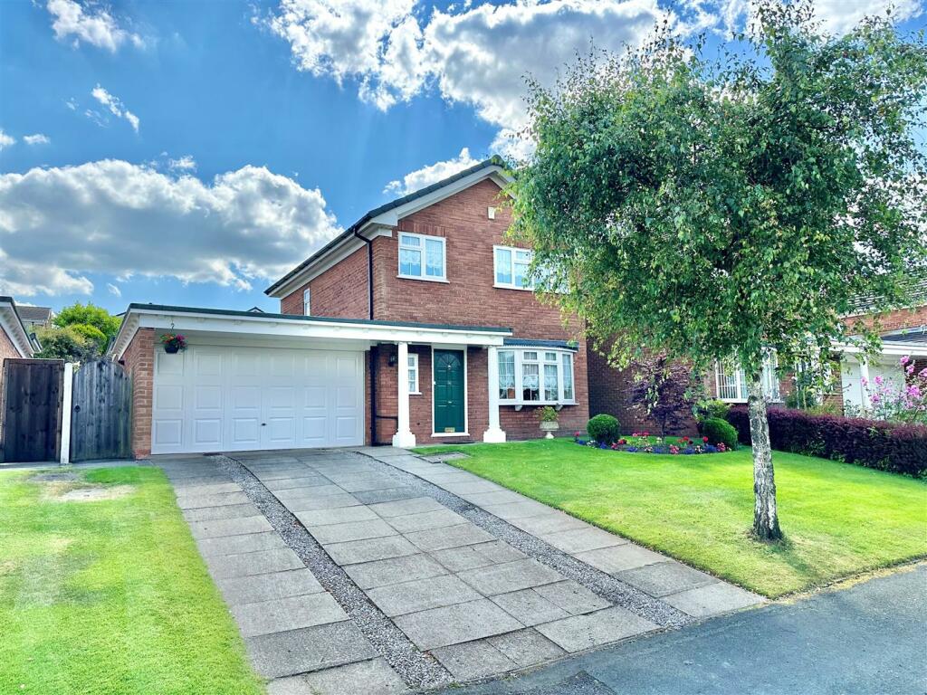 3 bedroom detached house for sale in Heysbank Road, Disley, Stockport, SK12