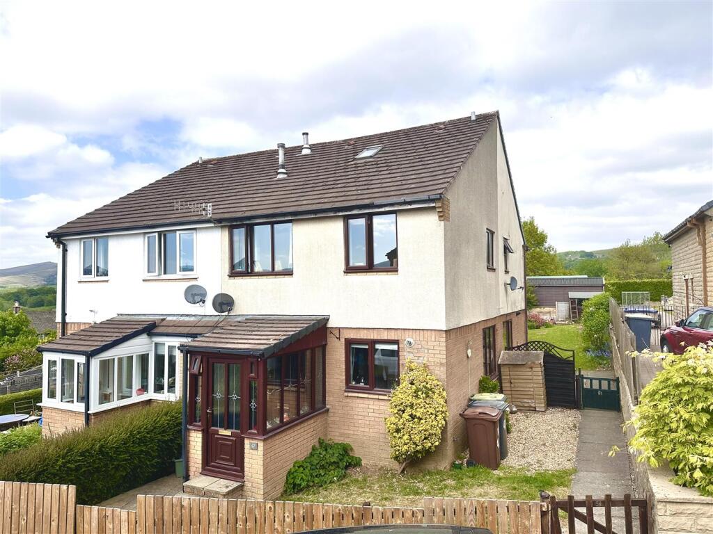 Main image of property: Beresford Avenue, Chapel-En-Le-Frith, High Peak