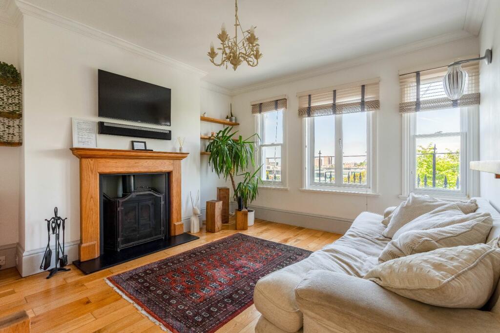 2 bedroom maisonette for sale in Walpole Terrace, Brighton, BN2