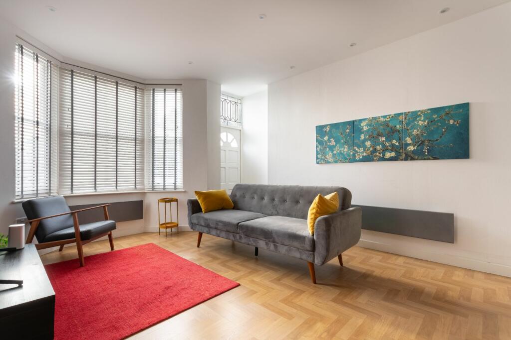 Additional property image - Clarence Square, Brighton