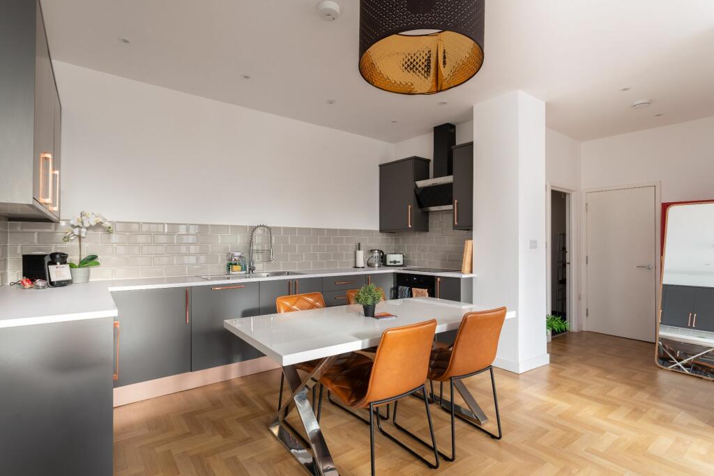 Additional property image - Clarence Square, Brighton
