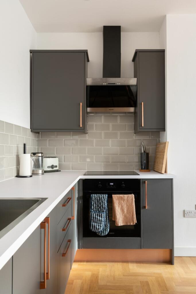 Additional property image - Clarence Square, Brighton