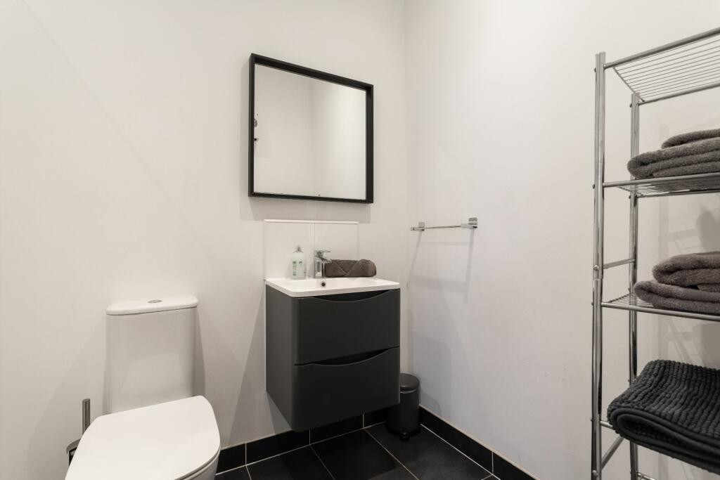 Additional property image - Clarence Square, Brighton