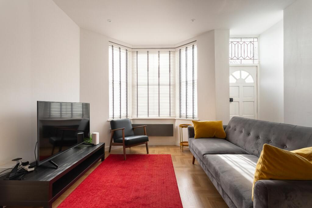 Additional property image - Clarence Square, Brighton