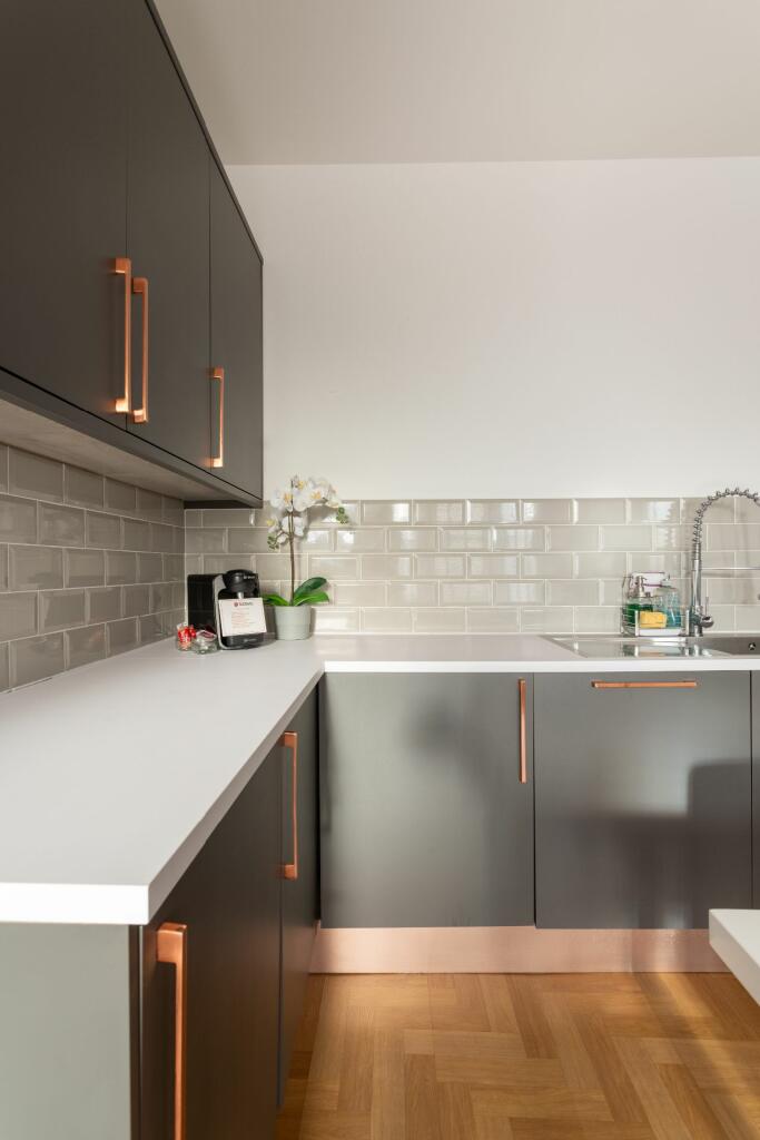 Additional property image - Clarence Square, Brighton