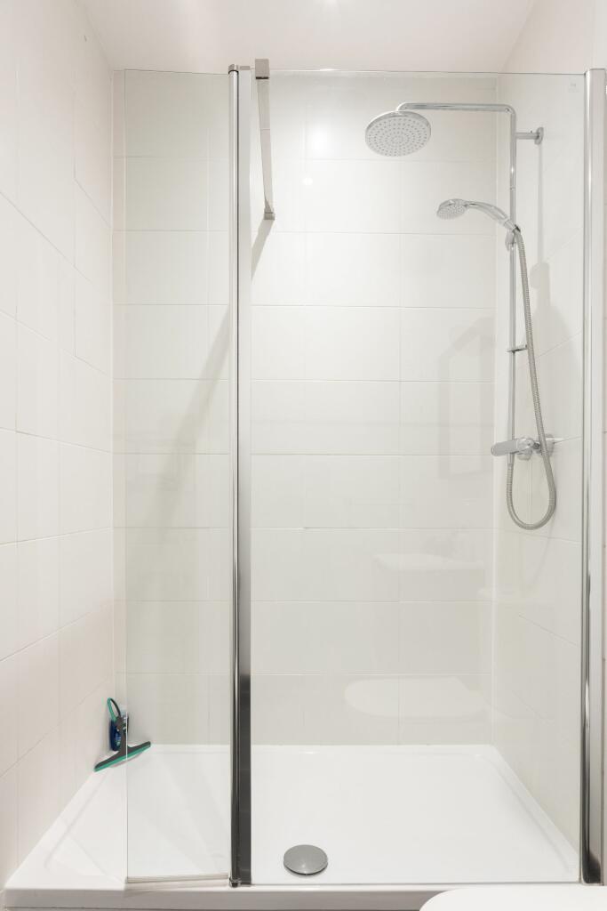 Additional property image - Clarence Square, Brighton