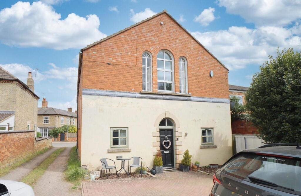 Main image of property: High Street, Woodford