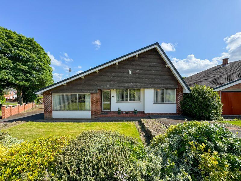 4 bedroom detached bungalow for sale in Berkley Avenue, Axwell Park