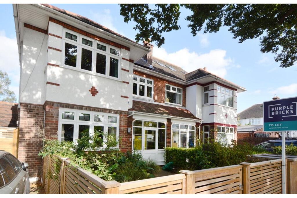 Main image of property: Herne Hill Road, London, SE24