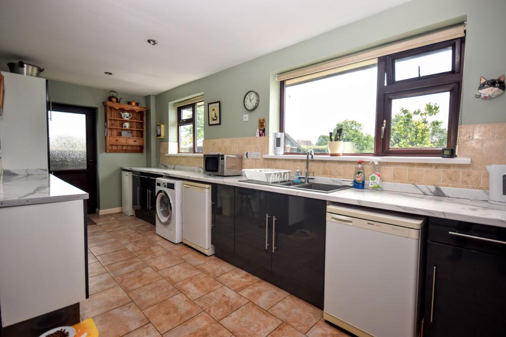 2 bedroom detached bungalow for sale in Main Street, Gayton Le Marsh, LN13