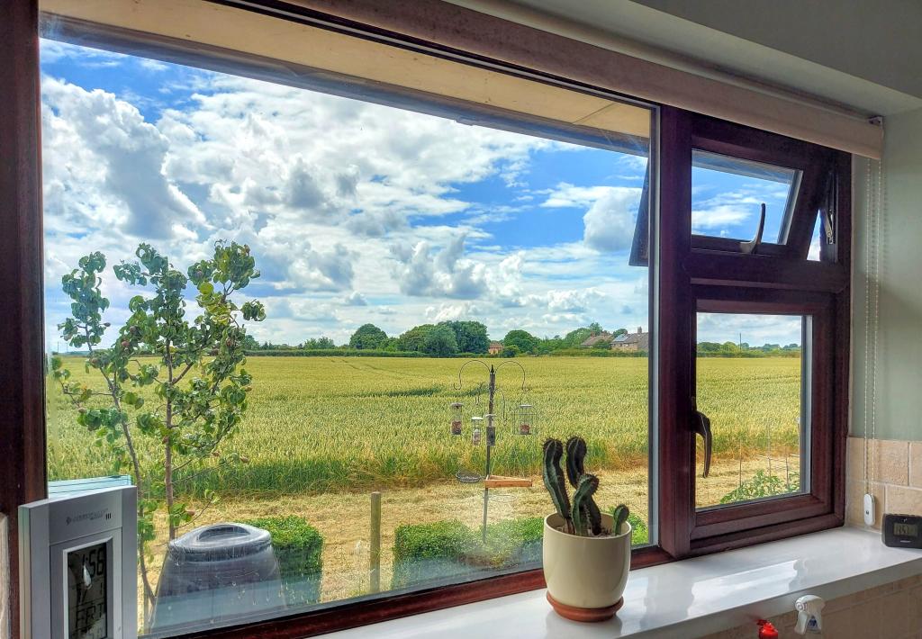 2 bedroom detached bungalow for sale in Main Street, Gayton Le Marsh, LN13