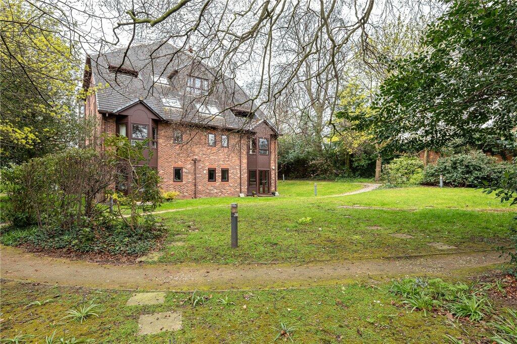 2 bedroom apartment for sale in Cloister Garth, South Gosforth