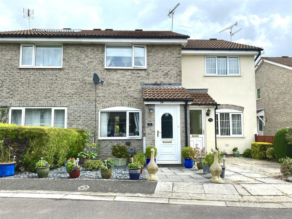 2 bedroom terraced house for sale in Fiveways Close, Cheddar, BS27