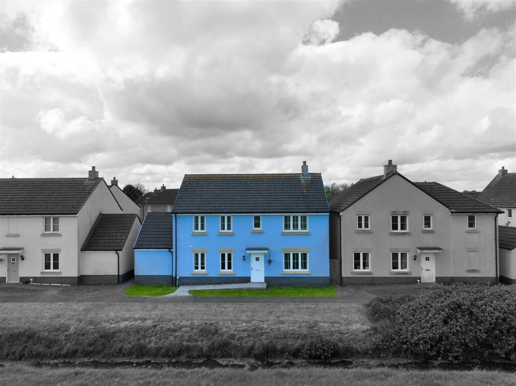 5 bedroom house for sale in Mercia Close, East Huntspill, Highbridge, TA9
