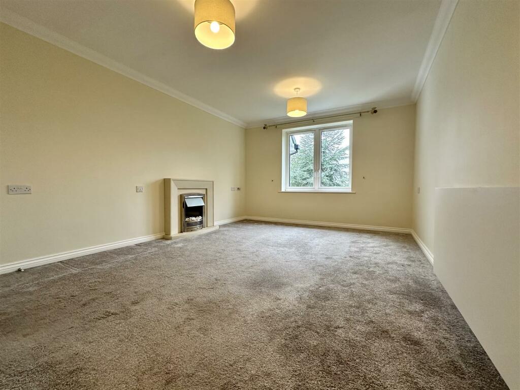 Additional property image - Alexandra Lodge, Stokefield Road, Thornbury