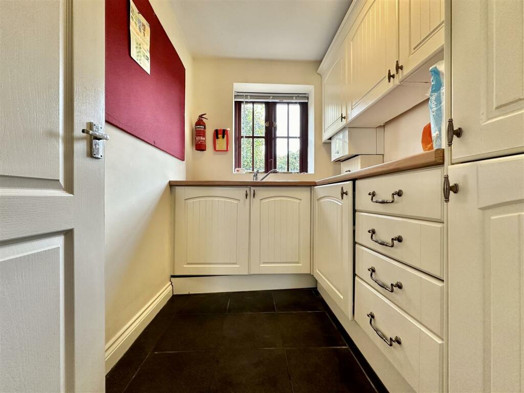 Additional property image - Twitchens Lane, Draycott